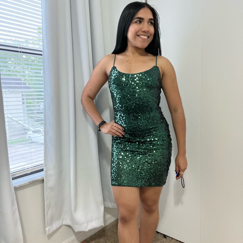Elegant Green Sequin Dress